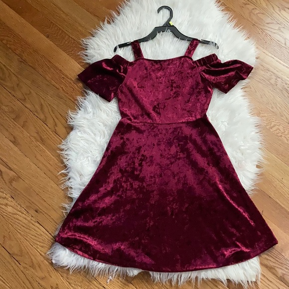 Velvet burgundy dress - Picture 3 of 4